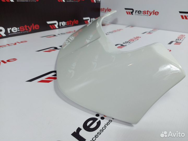 Спойлер Наверх Mitsubishi Outlander 12-19г Белый К