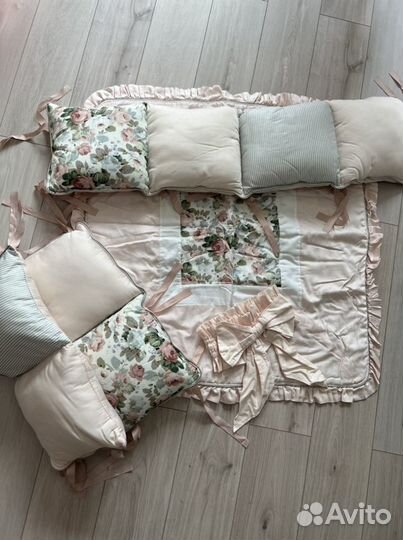 Бортики на кроватку и одеялко