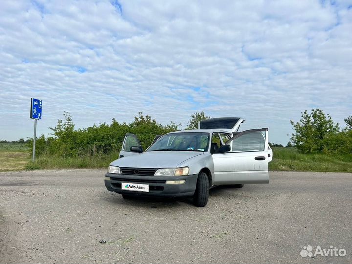 Toyota Corolla 2.2 AT, 2002, 430 000 км