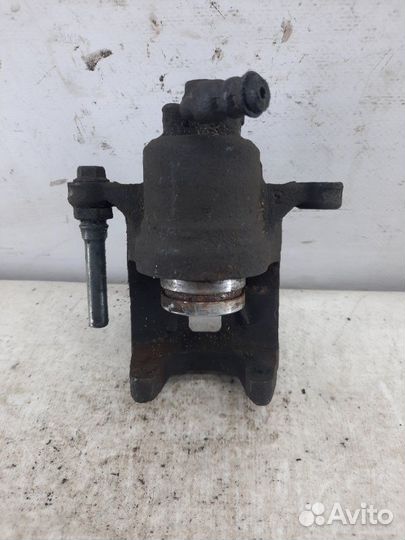 Суппорт тормозной задний левый Honda Cr-V