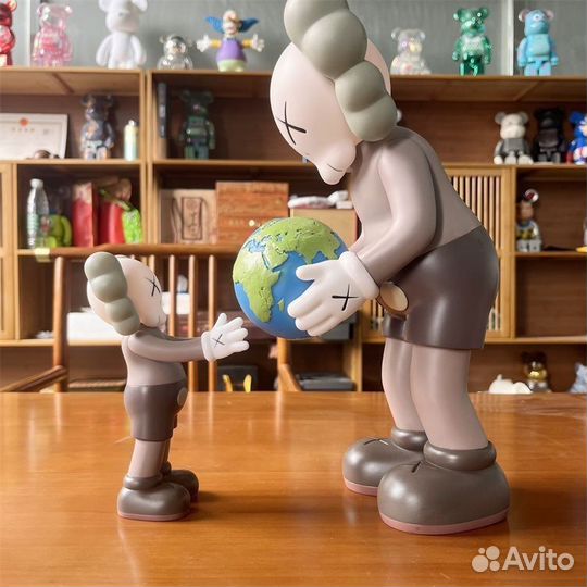 Фигурка Kaws The Promise