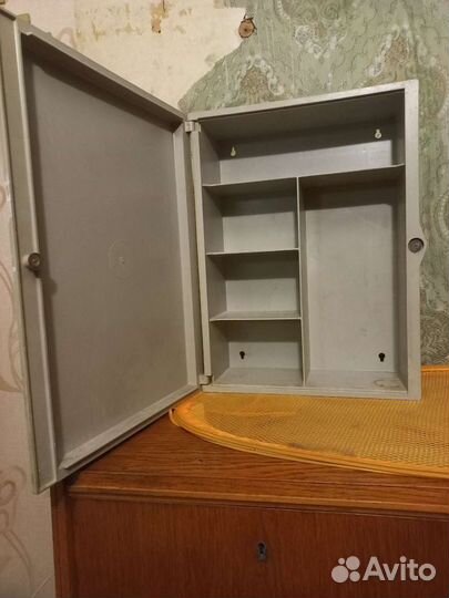 Зеркало, шкафчик СССР