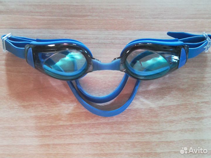 Очки для плавания
