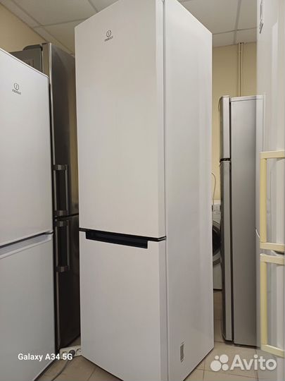 Холодильник indesit. Доставка. Гарантия