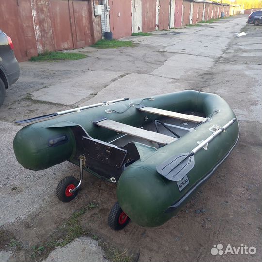 Лодка фрегат 310