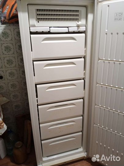 Морозильная камера Stinol