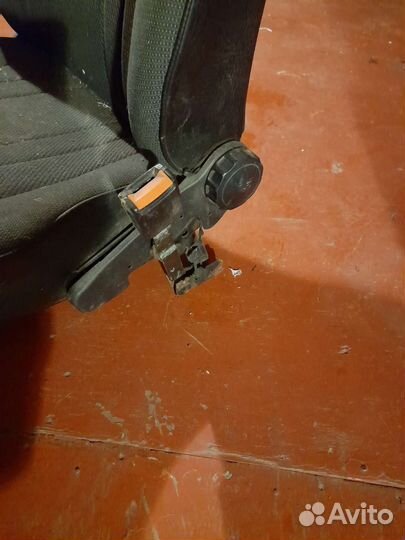 Сиденье нива правое