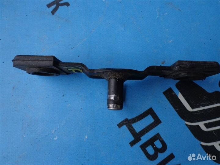 Ответная часть замка багажника VW Passat B6