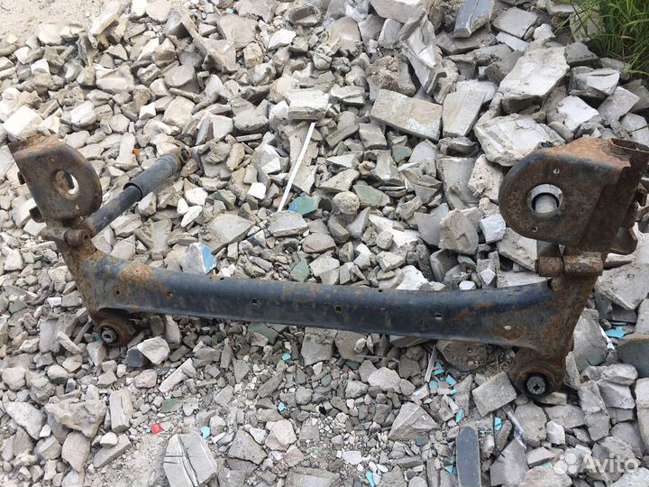 Балка задняя Рено Лагуна Renault Laguna 2