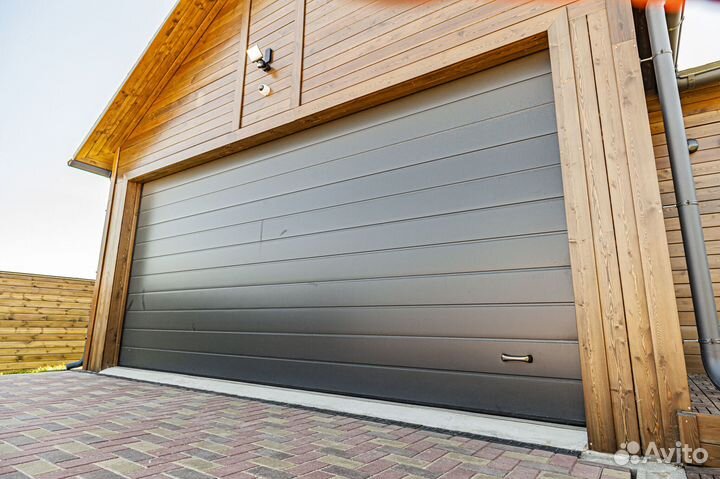 Секционные ворота