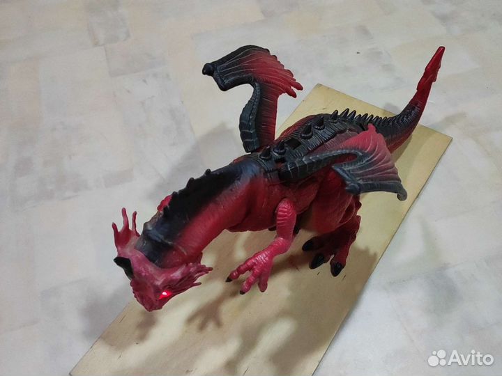 Дракон- динозавр