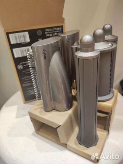 Zara Massimo Dutti Nike Bershka Pull and Bear