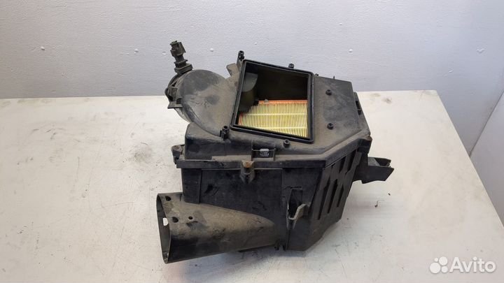 Корпус воздушного фильтра Volvo XC90, 2005