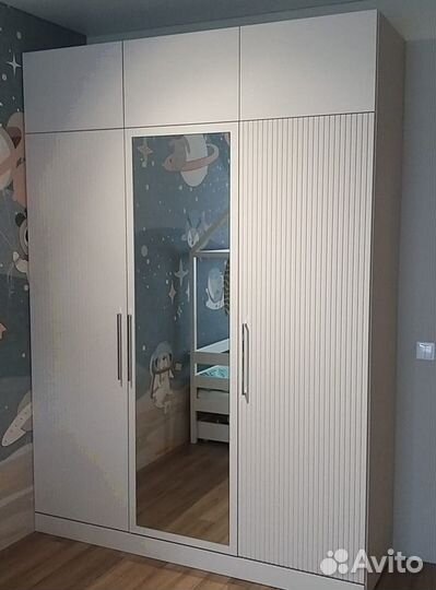 Шкаф распашной