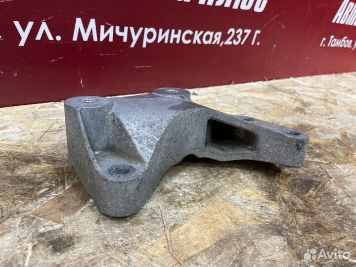 Кронштейн кпп Opel Corsa