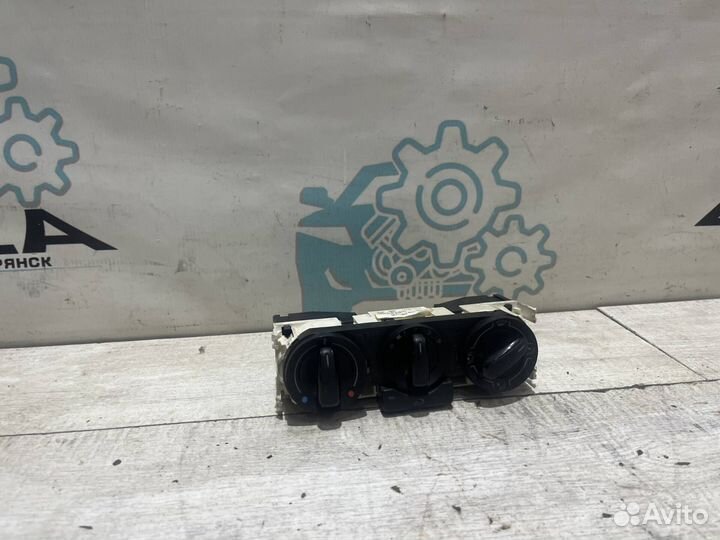 Блок управления печкой Volkswagen Polo 5