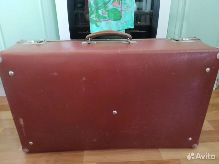 Чемодан старинный