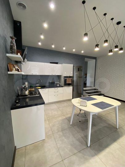 Дом 186,6 м² на участке 4,8 сот.