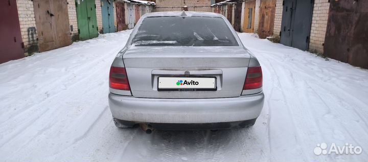 Audi A4 1.8 МТ, 1997, 346 300 км