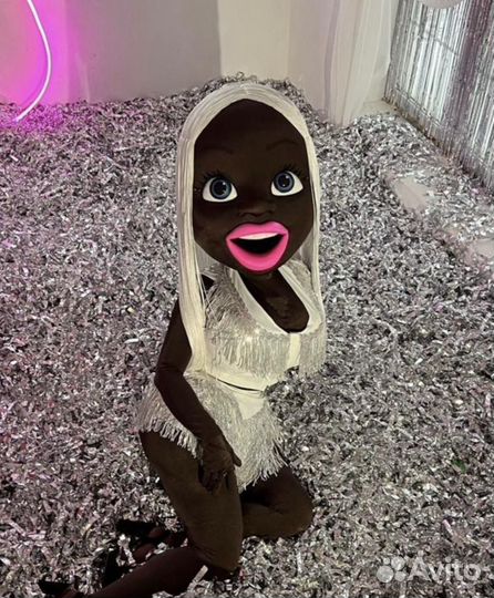 Поздравление от мулатки Наоми