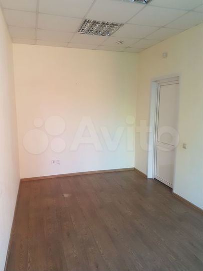 Офис 41.9 м², разделенный на 2 кабинета