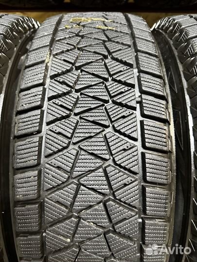 Bridgestone Blizzak DM-V2 225/65 R17