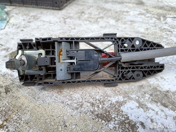 Ручка двери (красная) volkswagen polo