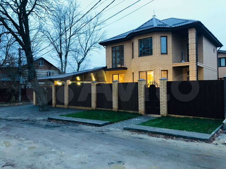 Коттедж 183 м² на участке 5 сот.