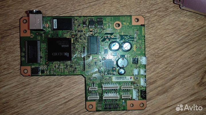 Принтер epson l800 (на запчасти)