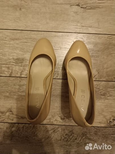 Туфли женские 38 размер бежевые aldo