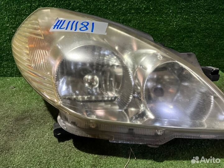 Фара передняя правая Nissan Wingroad VFY11