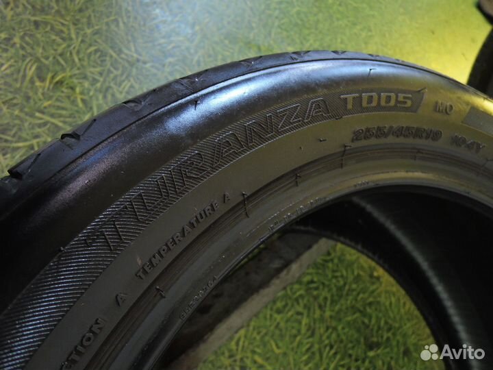 Bridgestone Turanza T005 255/45 R19