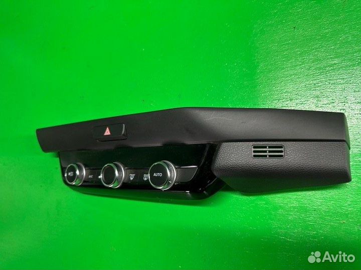 Блок управления климат-контролем Honda Fit GR3 LEB