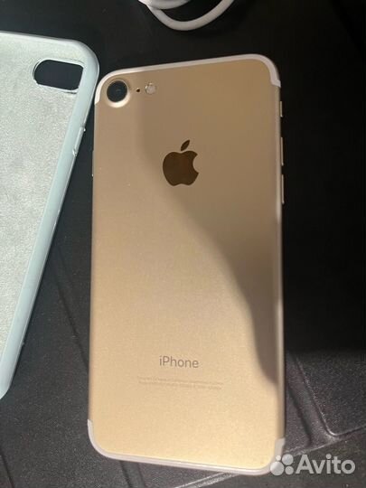Телефон iPhone 7