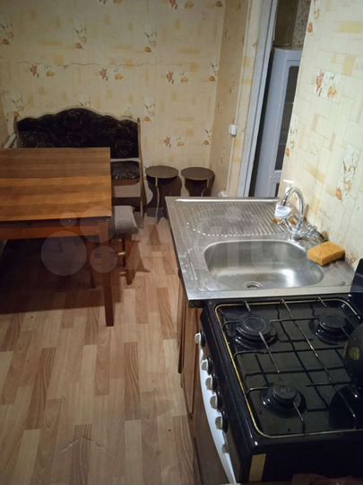 4-к. квартира, 70 м², 1/1 эт.