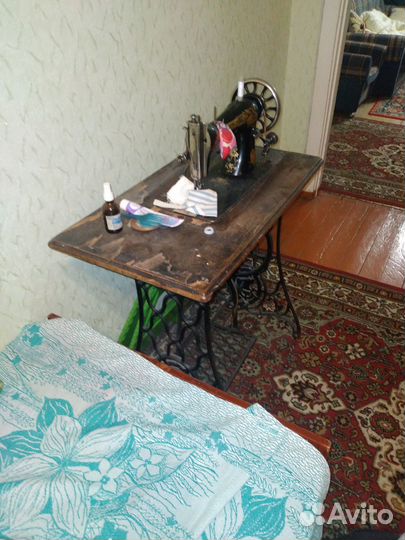 Швейная машинка зингер ножная