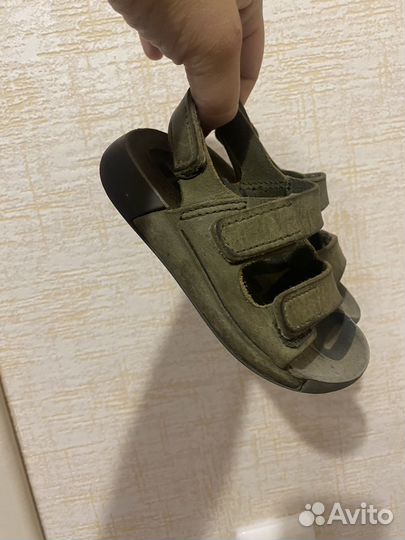 Сандали Ессо