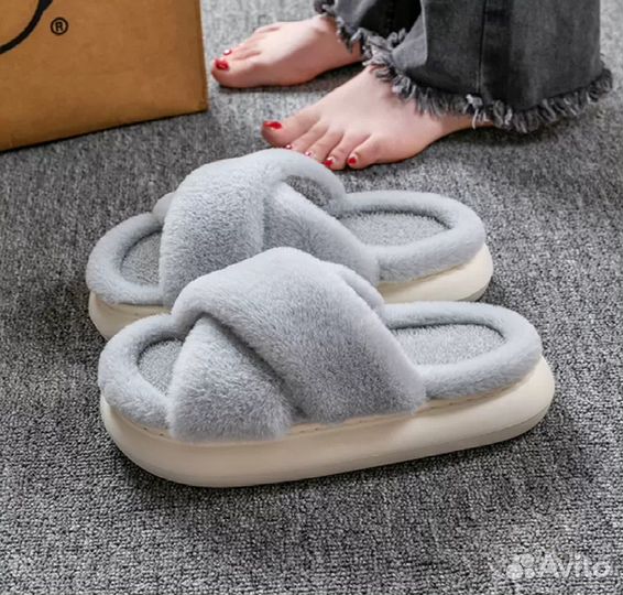 Женские домашние тапочки