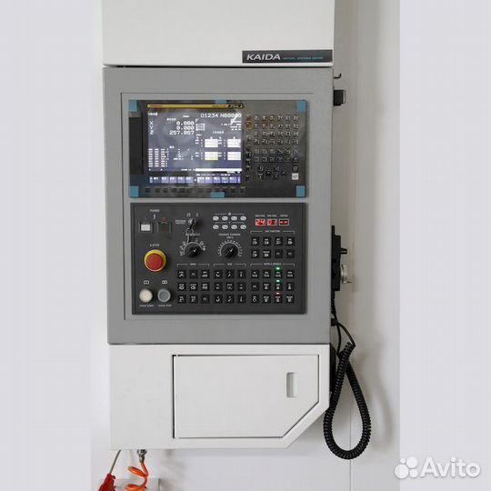 Вертикальный обрабатывающий центр AMT VMC1370