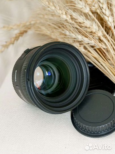 Объектив Sigma AF 50mm F1.4 на canon