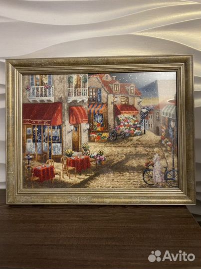 Готовая вышивка крестом в деревянной раме