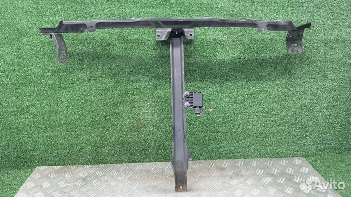 Верхняя планка рамки радиатора Infiniti Fx35