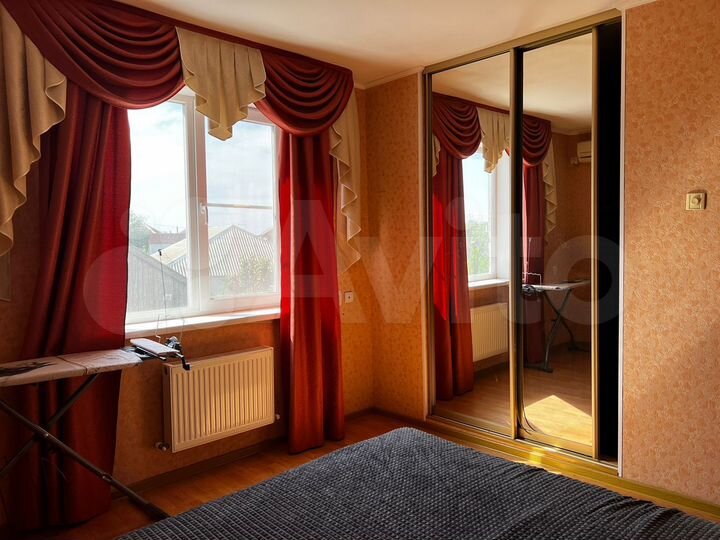 Дом 195 м² на участке 2 сот.