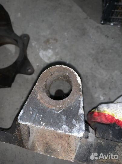 Правый поворотный кулак газ соболь 4x4