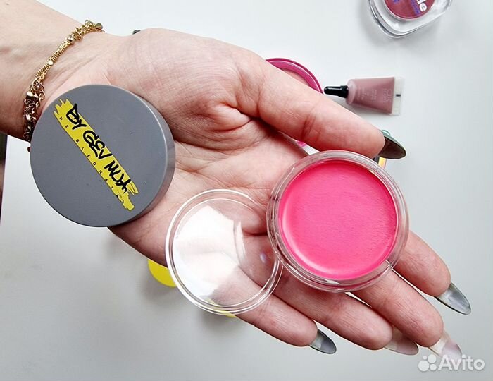 Румяна,бронзеры и хайлайтеры