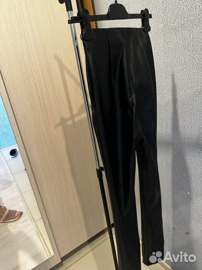 Кожаные брюки stradivarius