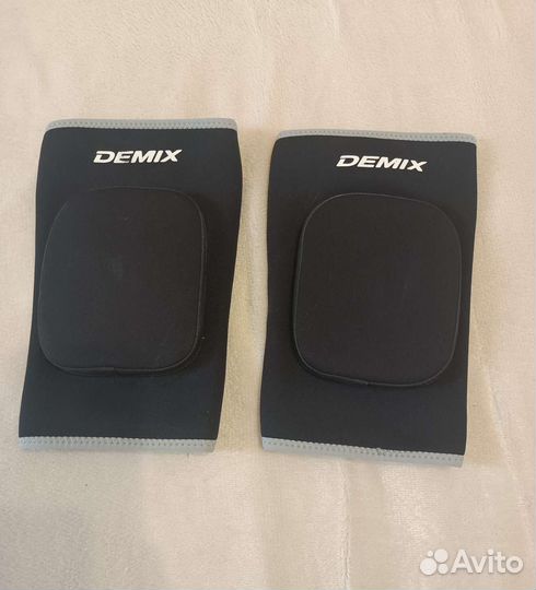 Наколенники Demix