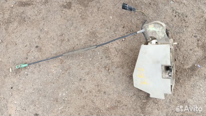 Замок двери задний левый Ford Mondeo 1.8 1998