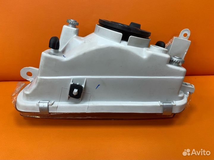 Фара corolla 110 прав,руль 212-1164R-LD-E