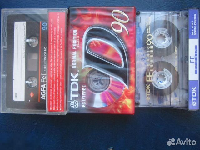 Где находится 3 кассета. Компакт-кассета. Audio max 107 кассеты. Кассета для магнитофона цветная. Где находится 3 кассета.